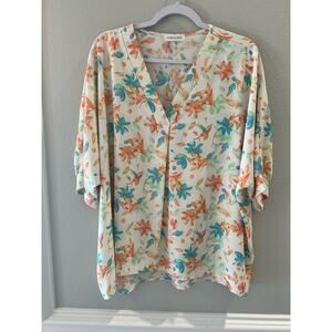 First Love by Lovelyn Women's Floral Printed V-neck Short Sleeve Size M Blouse